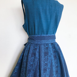 着物でパッチワークロングワンピース たっぷりフレアスカート 紺色 M〜L 着物リメイク 衣装 ドレス（B825） 6枚目の画像