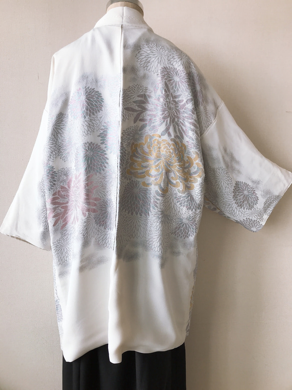 着物リメイク 刺繍菊文様 羽織 着物風ゆったりカーディガン 贈り物 5枚目の画像