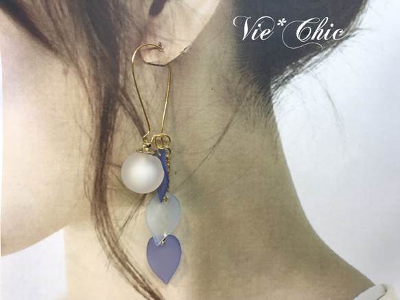 Vie*Chic ★3wayピアス★涼し気なアイスボール×花びらblueがシャラシャラ♪揺れる 1枚目の画像