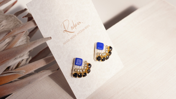 【受注製作】Blue Czech beads earrings ブルーチェコビーズ　イヤリング・ピアス 2枚目の画像