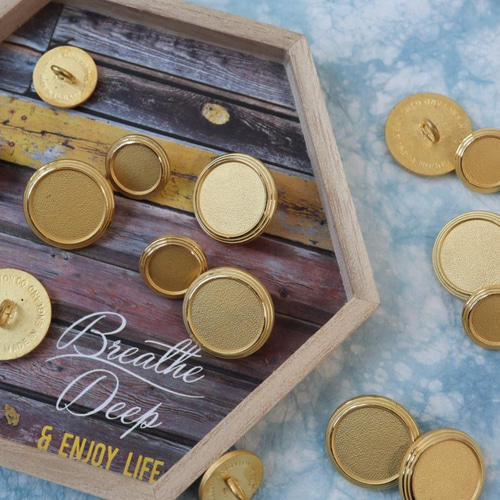 新品　London badge&button ブレザーボタンイギリス製　ゴールド London Badge & Buttonのプレーンな金メッキボタンをブレザー