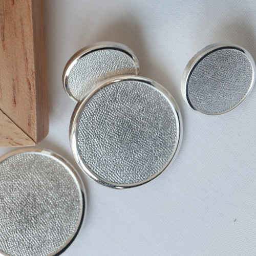 英国製 ザラメ風ボタン シルバー(222) 15mm 1個 ボタン ボタンの