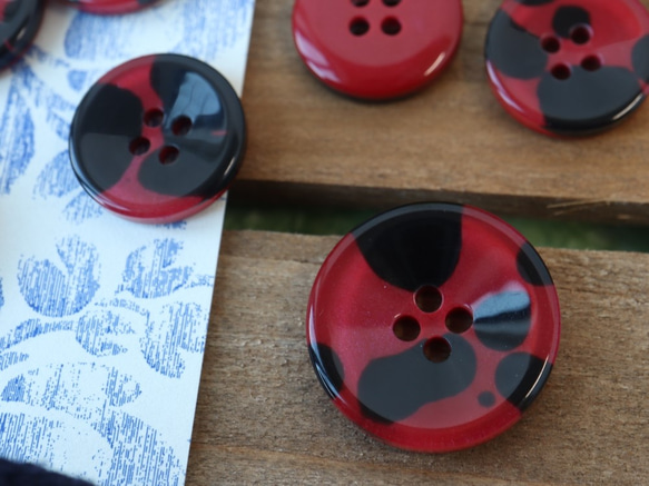 ダルメシアン柄ボタン　レッド　15mmまたは20ｍｍ 4枚目の画像