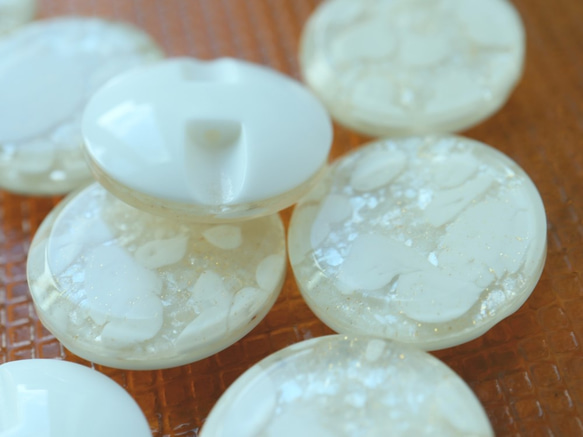 宝石調ボタン　ホワイト　18ｍｍ　3個入り 3枚目の画像