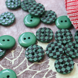 市松模様ボタン　黒×緑　11.5・13・15mm 3枚目の画像