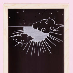 上帝的額頭，月光下的夜晚，流雲/　お神札（ofuda）使用日本柏树架子的 护身符盒 第3張的照片