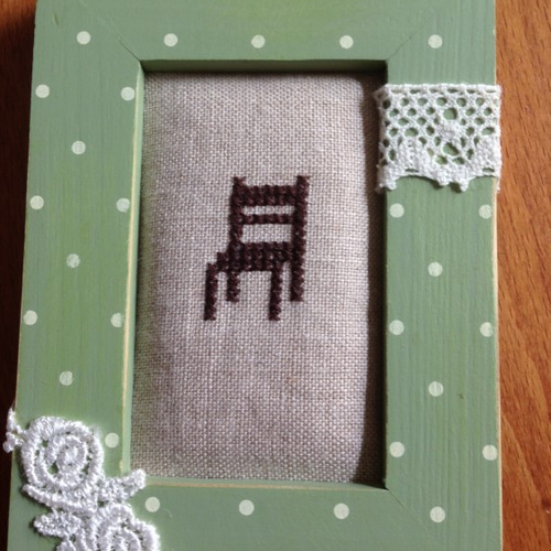 刺繍の作品入り　椅子　刺繍用額縁　インテリア 木製フレーム刺繍額キッチン雑貨