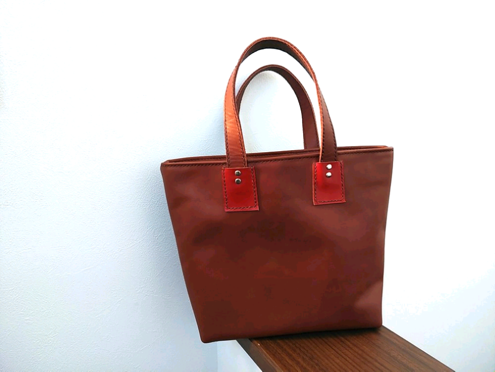 小さめレザートートバッグ