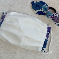 ホワイトWガーゼ＆リバティプリント　タック立体マスク 【大人用・ブルー】 フィルターポケット付き 2枚目の画像