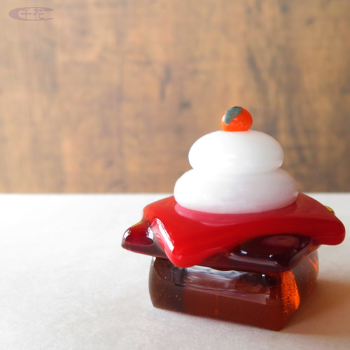 鏡餅と三宝、台座　ガラス細工　ミニチュア 鏡餅と三宝、台座ガラス細工ミニチュア