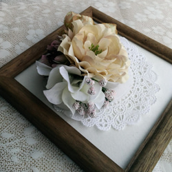 淡いクリーム色ラナンキュラスのお花コサージュ 3枚目の画像