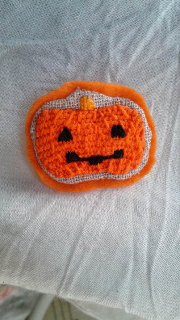 かぼちゃのブローチ　ハロウィン仕様 1枚目の画像