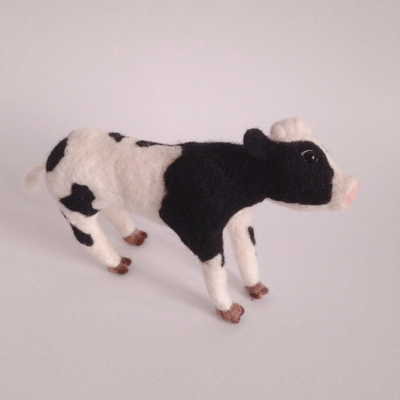 【受注製作】羊毛フェルト 牛さんのフィギュア 6枚目の画像