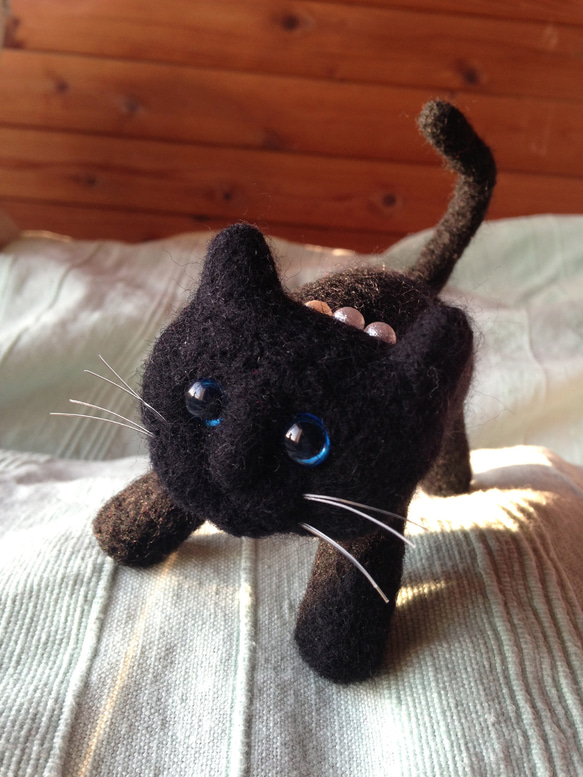 真珠の首飾りの黒猫【受注生産】 2枚目の画像