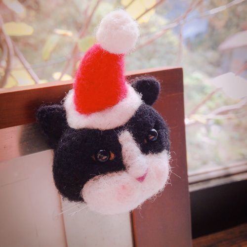 羊毛フェルト】ハチワレ猫サンタのマグネット/クリスマス マグネット  