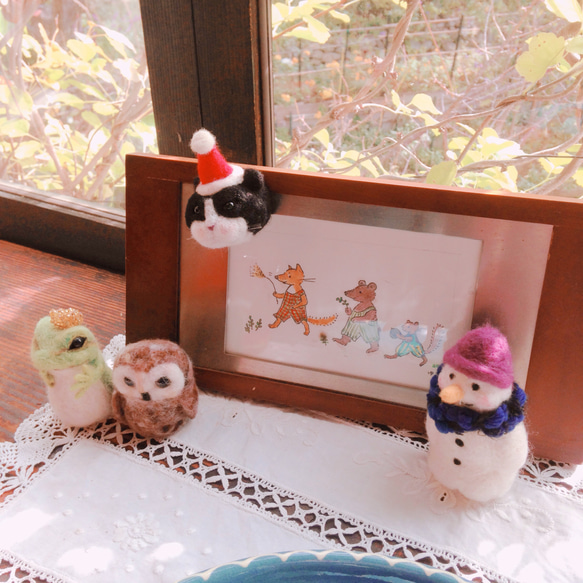 【羊毛フェルト】ハチワレ猫サンタのマグネット/クリスマス 6枚目の画像
