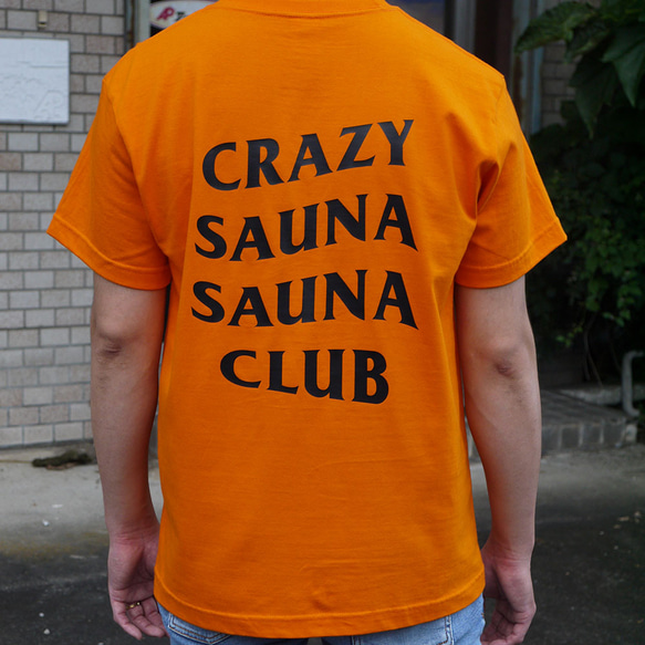 【CRAZY SAUNA SAUNA CLUB】サウナ パロディ Tシャツ 2枚目の画像