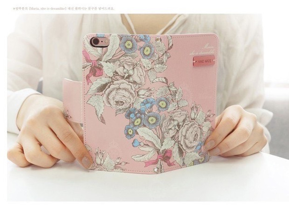 Katachi Selected・ 「大人可愛い薔薇花柄iPhoneケース iPhone14 スマホケース 手帳型」 1枚目の画像