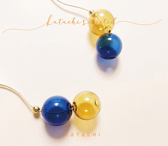 Katachi Selected・「18Kガラスボール」丸ボール/吊り下げピアス(両耳：青×オレンジ) 5枚目の画像