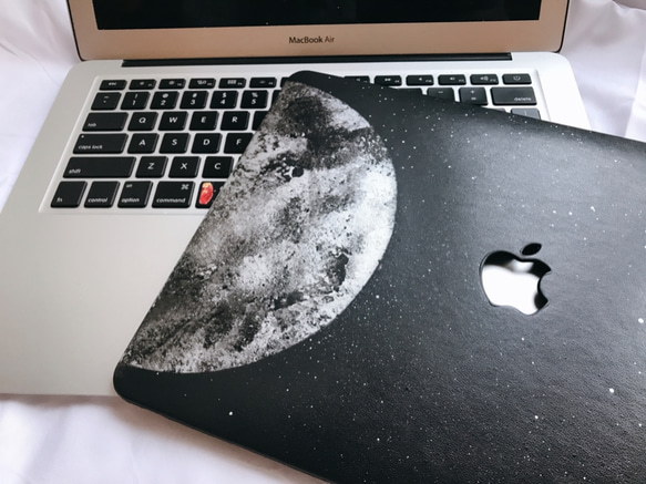 手描きシルバームーンコンピュータケースムーンMacBookケース 2枚目の画像