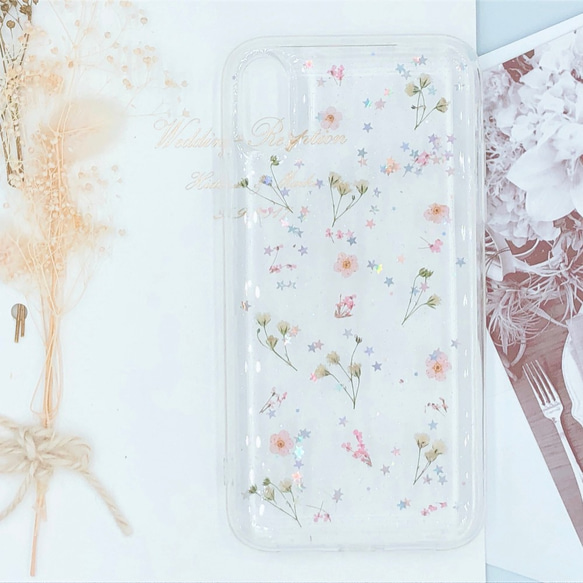 押し花 スマホケース  ピンク 小花 かすみ草 ラメ 星 iPhone ケース iPhone ケース 1枚目の画像