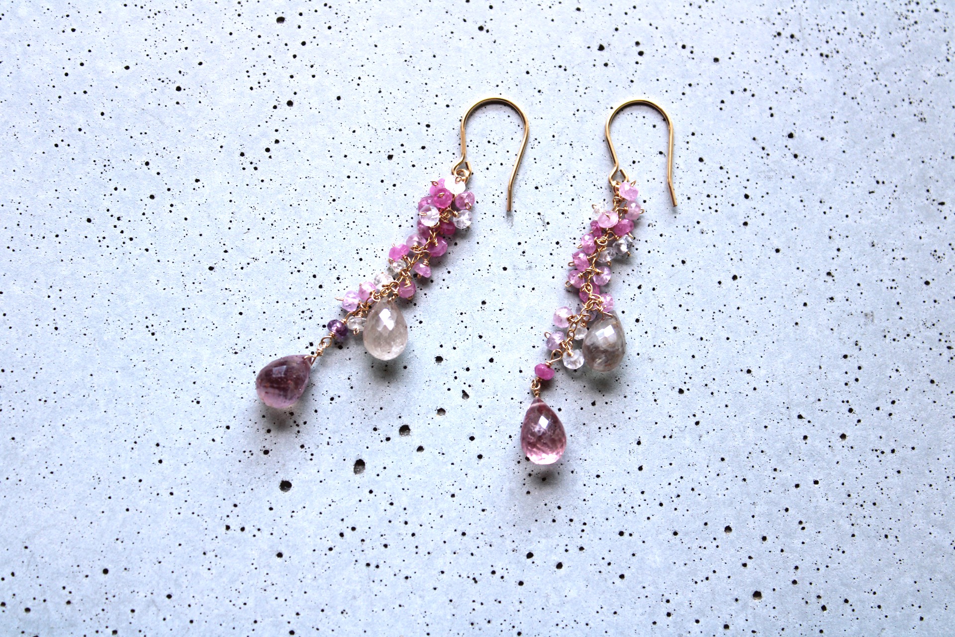 9月の誕生石ピンクサファイアの14kgfピアス