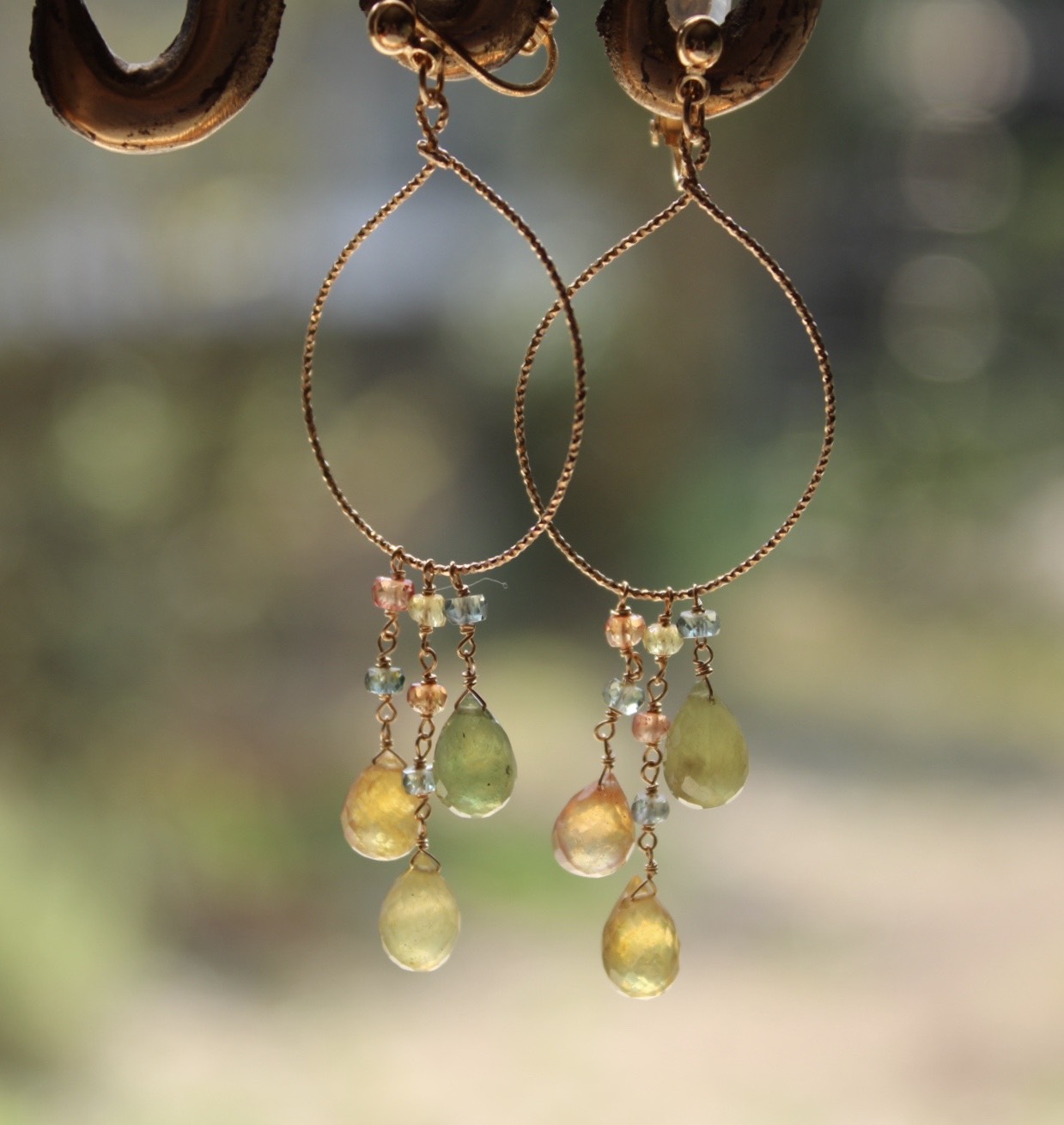 9月の誕生サファイアのフープイヤリング