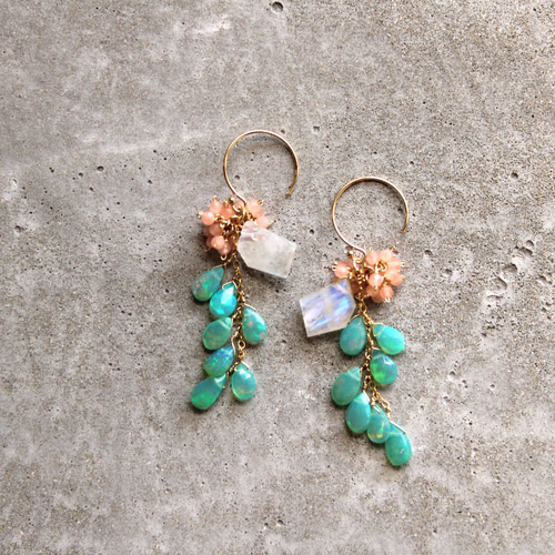 14kgfグリーンオパールピアス