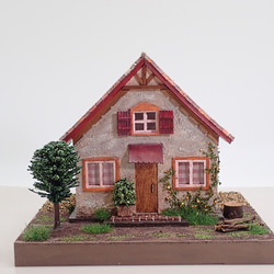 《送料無料》小さいお家　さんかく屋根のお家／庭つき 1枚目の画像