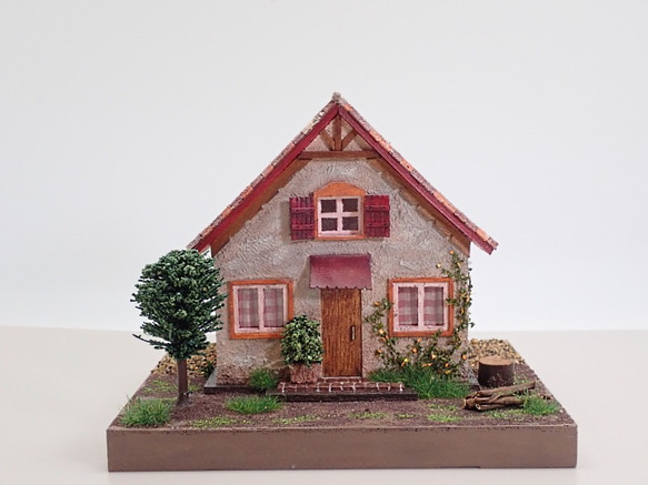 《送料無料》小さいお家　さんかく屋根のお家／庭つき 1枚目の画像