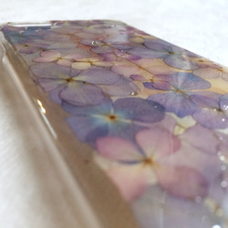 紫陽花と日日草の押し花iPhone6ケース 2枚目の画像