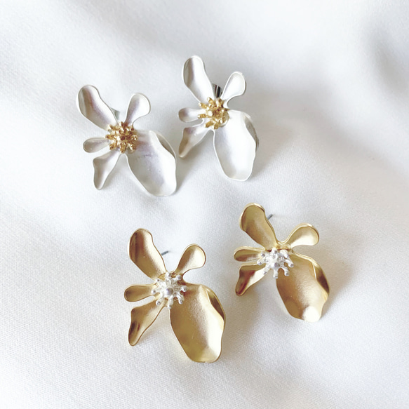 matte fleur studs GOLD 1枚目の画像