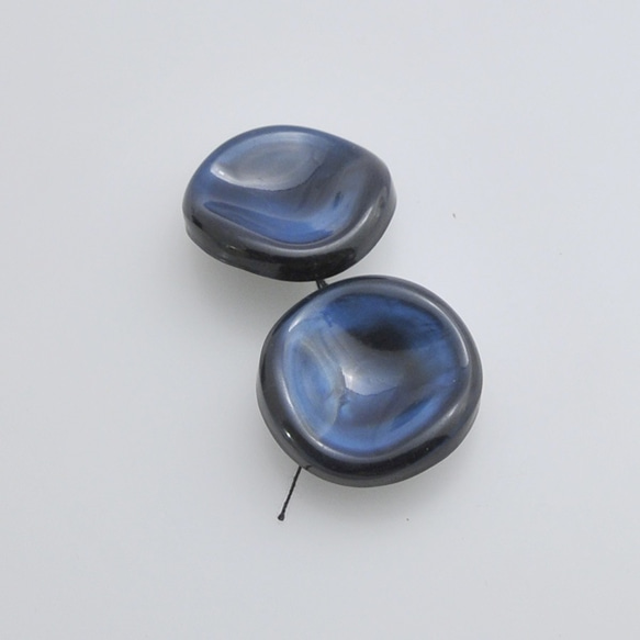 ヴィンテージ　フランス製プラスチックボタン　ウェーブ　ブルー 1枚目の画像
