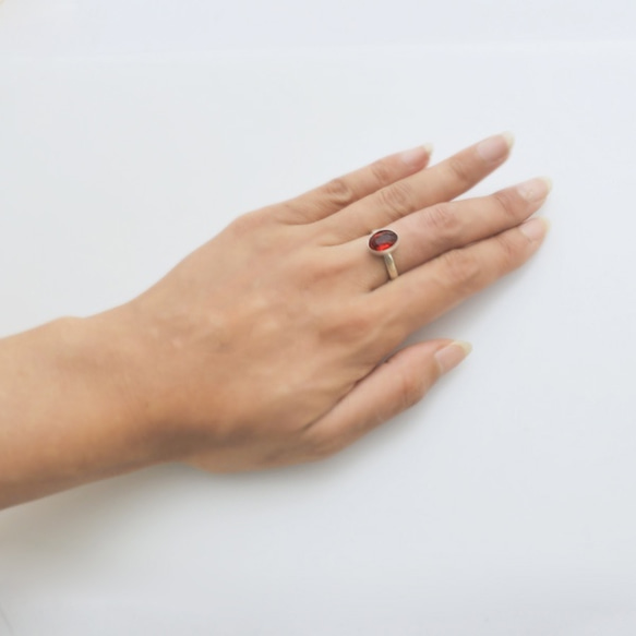 復古紅色玻璃橢圓形戒指銀925戒指尺寸9 第5張的照片