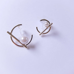 C design -double white pearl-【ピアス】 6枚目の画像