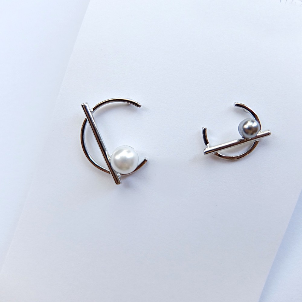 C design -silver＆white pearl-【ピアス】