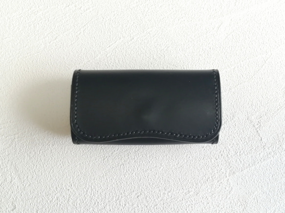 carol (black) 鑰匙包採用工匠製作或手工縫製/意大利Buttero皮革。 第4張的照片