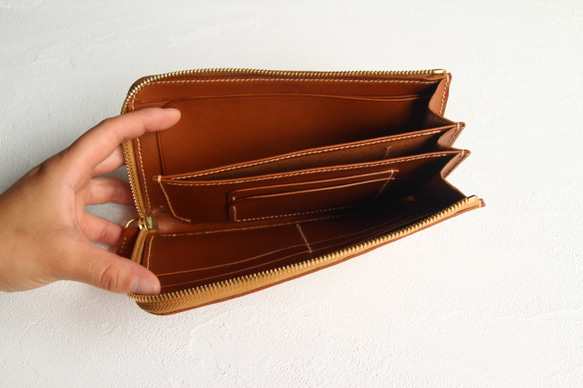 tocon（棕色）工匠手工縫製的L形拉鍊錢包/意大利Minerva盒子和Buttero皮革。 第3張的照片