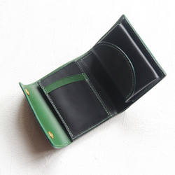 saran (黑色 x 綠色) 工匠手工縫製的半皮錢包 / 使用意大利 Minerva 盒子和黃油。 第1張的照片