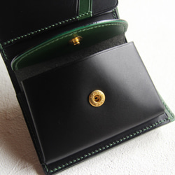 saran (黑色 x 綠色) 工匠手工縫製的半皮錢包 / 使用意大利 Minerva 盒子和黃油。 第5張的照片