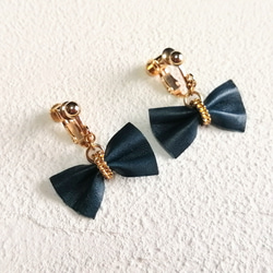 絲帶（海軍藍）絲帶耳環使用意大利 Buttero 皮革（耳環/樹脂耳環可以更換） 第2張的照片