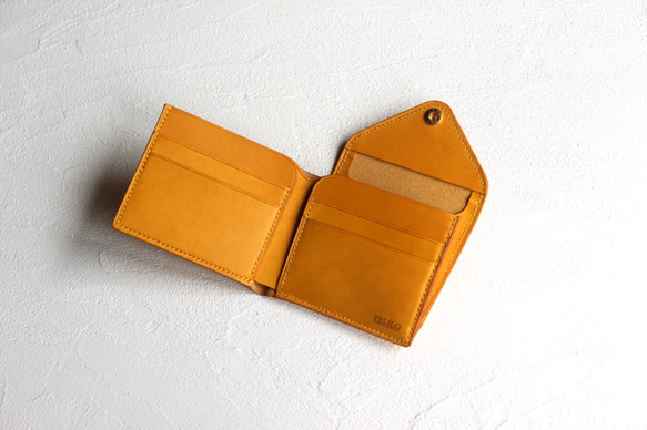 peku Yellow 緊湊型錢包，帶有工匠手工縫製的錢包/意大利 Buttero 皮革。 第4張的照片
