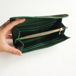 hauru　職人が手縫い仕立てたホック式長財布/イタリア産ブッテーロレザーを使用。 3枚目の画像