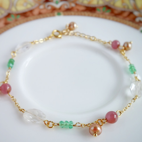 5月誕生石】エメラルドとインドルビーのブレスレット ブレスレット in  