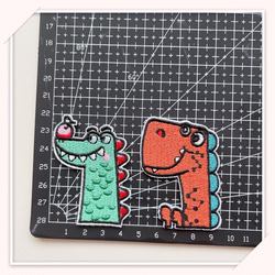 MS03 刺繍アイロンワッペン　2枚分　恐竜 2枚目の画像