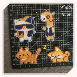 XZ19スマホ／手帳シール//刺繍アイロンワッペン　2枚分　ねこといぬ 3枚目の画像