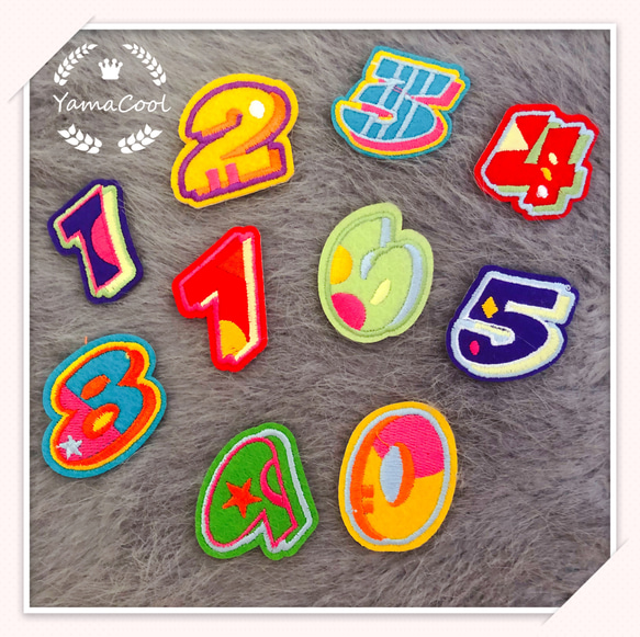 【300円～】ドット水玉の文字カットアイロンワッペン*ひらがなアルファベット数字 300円～】ドット水玉の文字カットアイロンワッペン*ひらがな