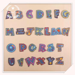 【F29】刺繍アイロンワッペン　アルファベット　3枚分セット 9枚目の画像