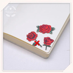 【WJ07】刺繍アイロンワッペン　2枚分　バラ　花 1枚目の画像