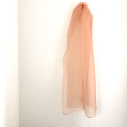 小さめ　透明感と張りのある　枇杷の葉染めのシルクオーガンジーストール 5枚目の画像